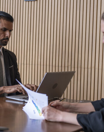 businessman-and-woman-are-engaged-in-a-work-discus-2024-11-19-22-51-27-utc businessman-and-woman-are-engaged-in-a-work-discus-2024-11-19-22-51-27-utc